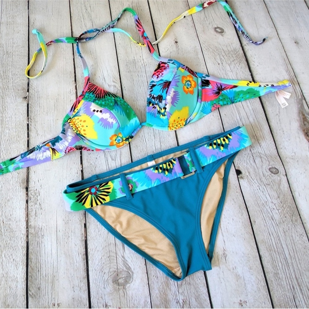 Victoria’s Secret Bikinis 34B, Small